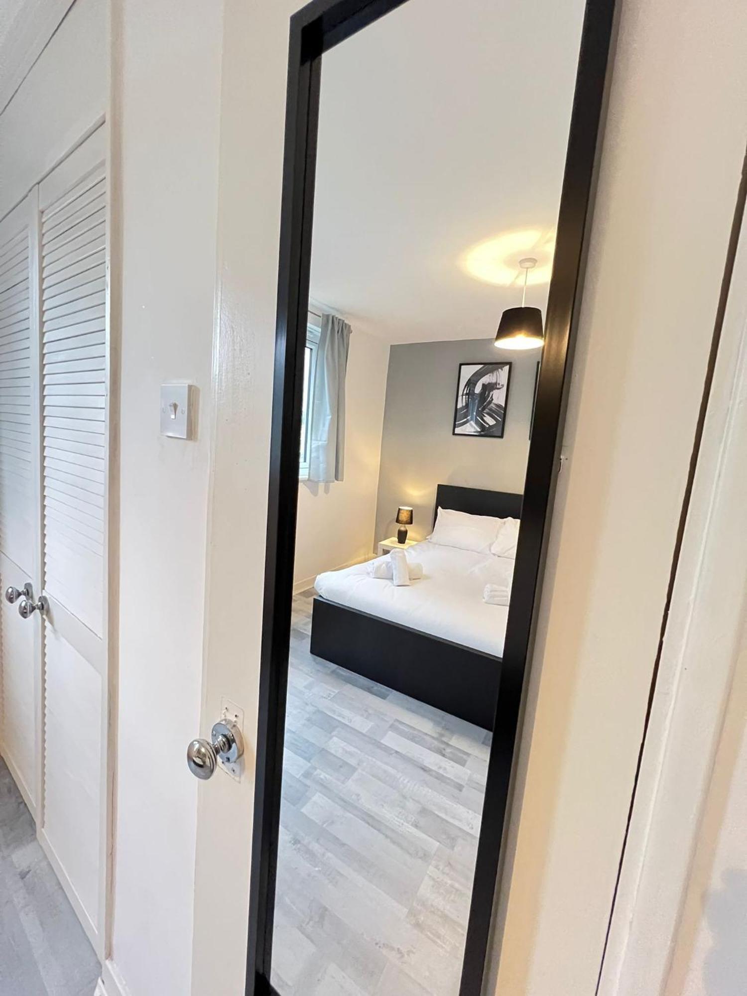 Apartament 2 Bed Flat In Canary Wharf Londra